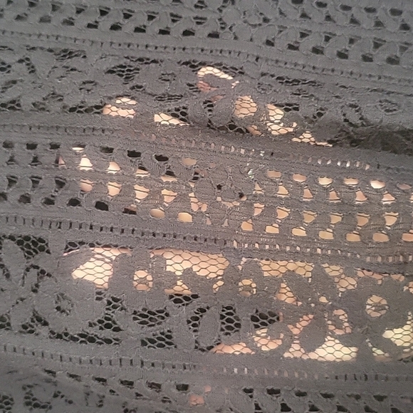 Loft Black Lace Elbow Sleeve Top Size Small - Picture 2 of 6